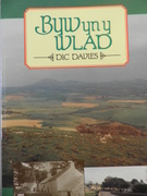 Byw yn y Wlad
[Life in the Countryside] Text in Welsh.